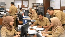 Aktivitas pegawai honorer di kantor pemerintah, Ribuan PPPK terancam PHK massal akibat pembatasan belanja pegawai dalam aturan UU HKPD. (Pojoksatu.id)