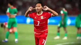 Selebrasi tutup kuping jadi pilihan Beckham Putra setelah mencetak gol kedua Timnas Indonesia ke gawang Saint Kitts and Nevis, Jumat (27/3). (CNNIndonesia)