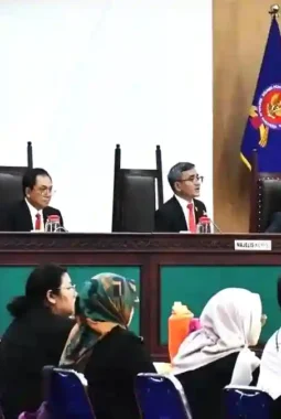 KPPU Umumkan Putusan Kasus Pinjol Besok, Soroti Dugaan Kartel Bunga