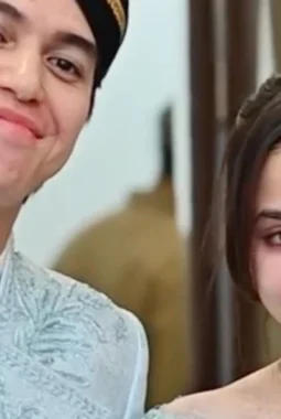 El Rumi Pinang Syifa Hadju dengan Mahar Poundsterling yang Ikonik