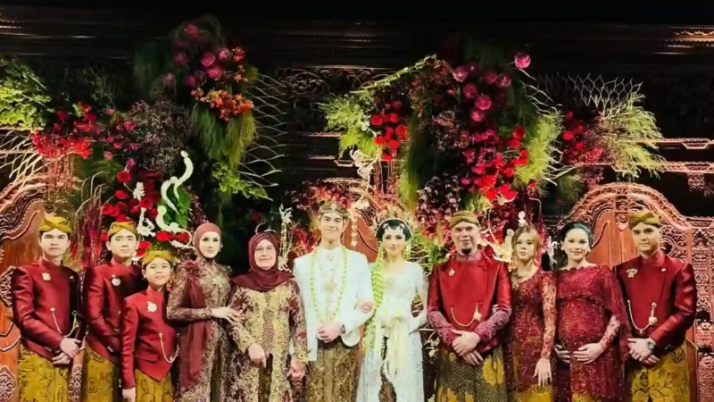 Potret Keluarga Besar Ahmad Dhani di Pernikahan El Rumi dan Syifa Hadju (Ig @ahmaddhaniofficial)