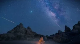 Ilustrasi hujan meteor (Sumber: Envato/wirestock)