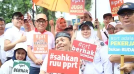 Pawai hak asasi manusia (HAM) mendukung percepatan pengesahan Rancangan Undang-Undang Perlindungan Pekerja Rumah Tangga (RUU PPRT) di Jakarta, Minggu (12/2/2023).(Dokumentasi Kementerian KetenagakerjaanR)