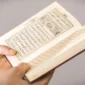 Ilustrasi membaca surat Al Quran. (freepik.com)