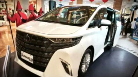 Toyota Alphard XE Hybrid di Pakuwon Mall Jogja.(Kompas.com)