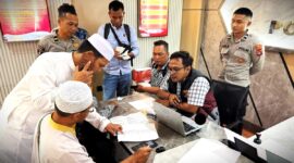 Puluhan santri melapor ke Polda Bangka Belitung terkait layanan pesawat, Jumat (3/4/2026).(KOMPAS.com)