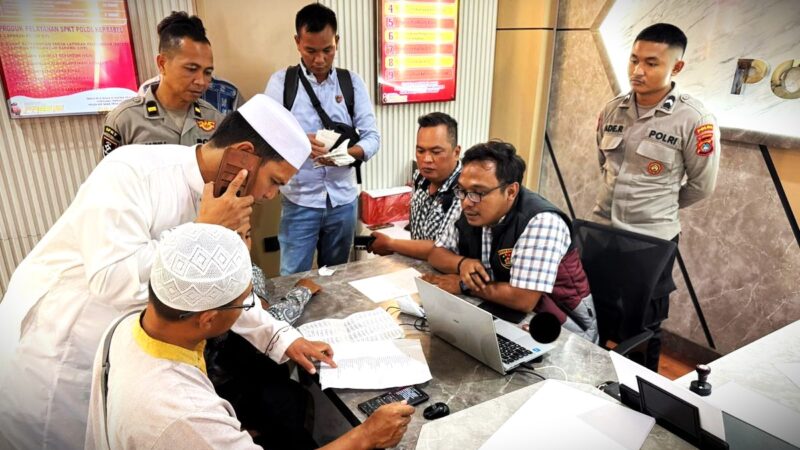 Puluhan santri melapor ke Polda Bangka Belitung terkait layanan pesawat, Jumat (3/4/2026).(KOMPAS.com)