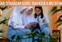 Ssiwa Sedang Berdiskusi saat Istirahat Jam Pelajaran Sekolah.