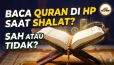 Ilustrasi - Hukum Membaca Al-Qur'an di HP Saat Shalat.