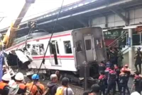 Kecelakaan kereta api di Stasiun Bekasi Timur yang merenggut belasan nyawa meninggalkan dampak mendalam, baik secara material maupun psikologis bagi masyarakat luas. (Tribunnews.com)