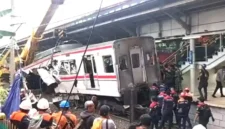 Kecelakaan kereta api di Stasiun Bekasi Timur yang merenggut belasan nyawa meninggalkan dampak mendalam, baik secara material maupun psikologis bagi masyarakat luas. (Tribunnews.com)