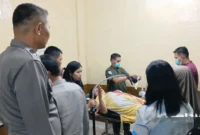 Korban Terbaring Untuk Mendapatakn Perawatan.