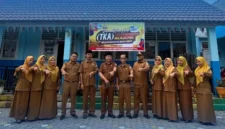 Plt Kadisdik Sungai Penuh Pantau Pelaksanaan TKA ke Sekolah.