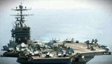 Kapal induk USS Abraham Lincoln. (Foto The Guardian)