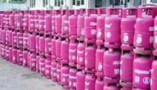 zoom-inlihat fotoUpdate Harga LPG Nonsubsidi Tabung 12 Kg dan 5,5 Kg, Naik mulai 18 April 2026
Pertamina
Ilustrasi tabung gas Bright Gas. Bright Gas merupakan produk Liquid Petroleum Gas (LPG) yang dirancang khusus untuk memenuhi kebutuhan keluarga Indonesia dengan standar keamanan dan kualitas tinggi. 