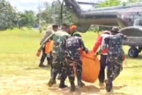 Tim SAR Gabungan Evakuasi 8 Korban Helikopter PK-CFX.