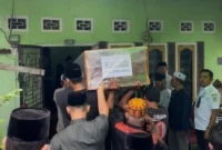 Suasana rumah duka Citra mahasiswi asal Jambi korban kecelakaan kereta di Bekasi. detiksumbagsel