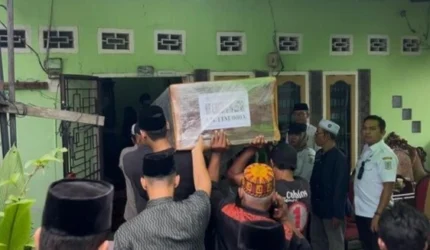 Mahasiswi STMA Trisakti Asal Jambi Korban Kecelakaan KA Bekasi Dimakamkan