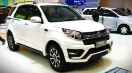 PT Astra Daihatsu Motor kembali menggoda para pengunjung GIIAS 2015 dengan menampilkan edisi terbatas dari model Terios dan Ayla.