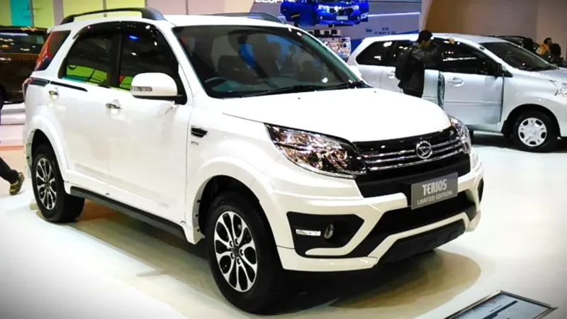 PT Astra Daihatsu Motor kembali menggoda para pengunjung GIIAS 2015 dengan menampilkan edisi terbatas dari model Terios dan Ayla.