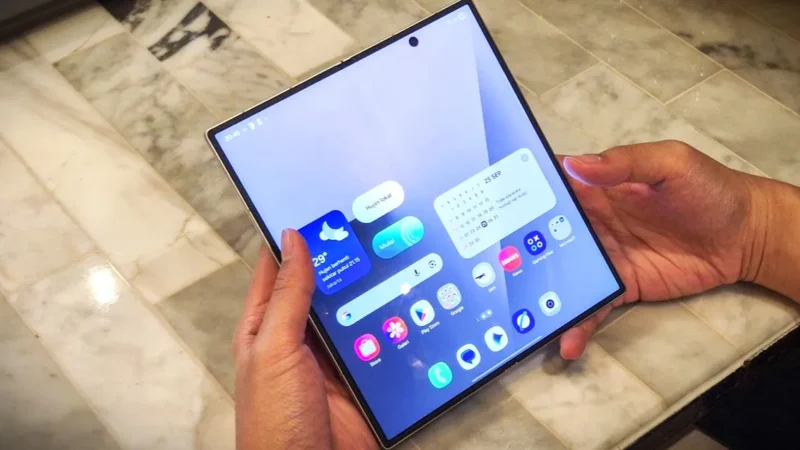 Samsung Hapus Galaxy Z Fold Wide, Fold8 dan Fold8 Ultra Ambil Alih. (Liputan6.com)