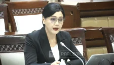 Ketua Dewan Komisioner Otoritas Jasa Keuangan (OJK) Friderica Widyasari Dewi. (Liputan6.com)