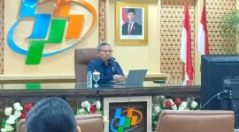 Deputi Bidang Statistik Distribusi dan Jasa Badan Pusat Statistik (BPS) Ateng Hartono menyampaikan rilis Berita Resmi Statistik Edisi Mei 2026 di Jakarta, Senin (4/5/2026). (ANTARA)