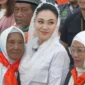 Pelepasan jemaah calon haji Maluku Utara di Makassar berlangsung haru dan meriah seusai dikunjungi Gubernur Sherly Tjoanda, Kamis 30 April 2026. (Beritasatu.com)