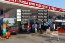 Ilustrasi - Suasana Antrian Pengisian BBM di SPBU.