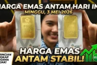 Ilustrasi Pedagang Memperlihatkan Emas Antam.