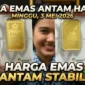 Ilustrasi Pedagang Memperlihatkan Emas Antam.