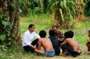 Joko Widodo, semasa menjadi Presiden RI, berdialog dengan warga Suku Anak Dalam di Desa Suban, kecamatan Air Hitam, Kabupaten Sarolangun, Provinsi Jambi. (SETPRES) 