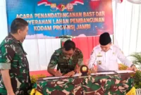 Penandatanganan pemberian hibah tanah untuk lokasi rencana Markas Kodam Jambi. (Foto: Pariwarajambi)