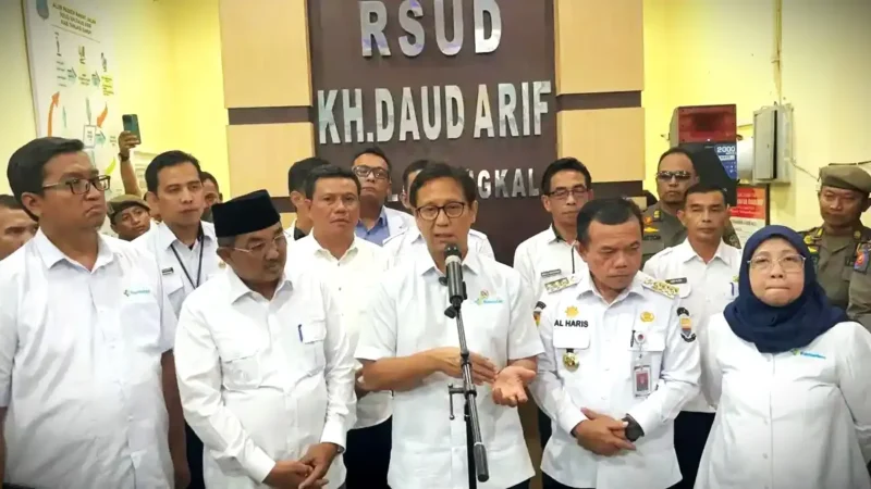 Menteri Kesehatan, Budi Gunadi Sadikin, saat konferensi pers di Rumah Sakit Umum Daerah (RSUD) KH Daud Arif Kuala Tungkal, pada Rabu (6/5/2026). (Foto: Tribunjambi)