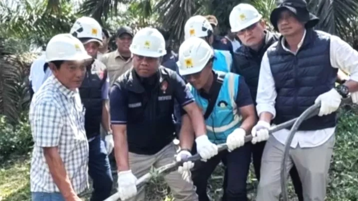Tim Dittipidter Bareskrim turun ke Tempino, Provinsi Jambi untuk mengecek penyebab blackout Sumatera. (Instagram/bareskrim.dittipidter)