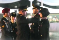 Kepala Staf Angkatan Darat (KSAD) Jenderal TNI Maruli Simanjuntak, M.Sc., melantik 1.202 Perwira Remaja (Paja) TNI AD lulusan Pendidikan Pembentukan Perwira (Diktukpa) Gelombang I Tahun Anggaran 2026 dalam upacara yang berlangsung dalam guyuran hujan namun penuh khidmat dan kebanggaan, di Lapangan Wiradhika, Secapaad, Bandung, Kamis (30/4/2026). (Foto: Dispenad)