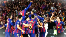 Selebrasi Barcelona usai dipastikan menjadi juara La Liga 2025/2026. (c) AP Photo/Joan Monfort.