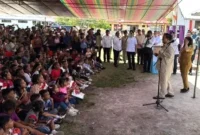 Temui Warga Miangas, Prabowo Disambut Nyanyian 'Maju Tak Gentar' dan 'Pulau Miangas'. (detik.com)