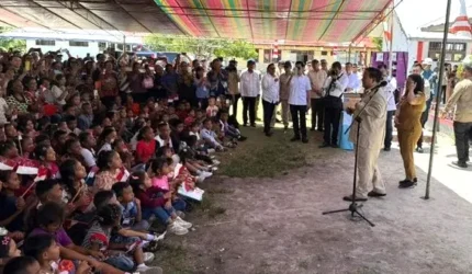 Prabowo Peluk Hangat Warga Miangas: Riuh 'Maju Tak Gentar' di Ujung Utara
