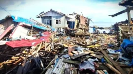 Tampak kerusakan akibat ledakan bom di Kampung Yenures, Distrik Biak Kota, Kabupaten Biak Numfor. (KOMPAS.com)