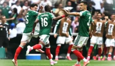 Julian Quinones merayakan gol pertama timnya dalam pertandingan sepak bola Grup A Piala Dunia 2026 antara Meksiko vs Afrika Selatan di Stadion Azteca Mexico City pada 11 Juni 2026. (Foto oleh Yuri CORTEZ / AFP)(AFP/YURI CORTEZ)