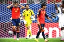 Gelandang timnas Spanyol Rodri bereaksi di samping kiper Tanjung Verde Vozinha (tengah) setelah gagal memanfaatkan peluang gol pada laga Grup H Piala Dunia 2026 antara Spanyol dan Tanjung Verde di Stadion Atlanta, Atlanta, pada 15 Juni 2026.(AFP/ROBERTO SCHMIDT)