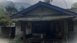 Kediaman Mbah Sarnuh, rumah dengan Listrik Rp.0 di Sukabumi. (KOMPAS.com)