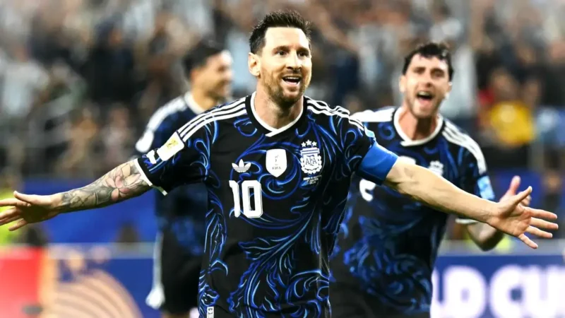 Penyerang Argentina Lionel Messi, merayakan gol ketiganya saat pertandingan Grup J Piala Dunia 2026 antara Yordania dan Argentina di Stadion Dallas, Arlington, Minggu (28/6/2026) siang WIB.(PAUL ELLIS/AFP)