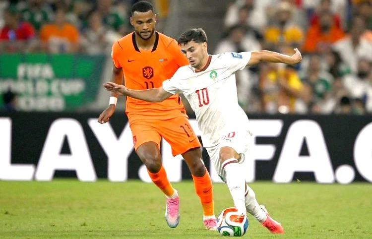 Cody Gakpo, dan Brahim Diaz, berebut bola dalam pertandingan sepak bola babak 32 besar Piala Dunia 2026 antara Belanda dan Maroko di Stadion Monterrey, Guadalupe, pada 29 Juni 2026.(AFP/ALFREDO ESTRELLA)