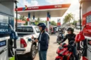 Ilustrasi - Pengisian BBM di SPBU. Harga BBM Pertamina Hari Ini 2 Juni 2026.