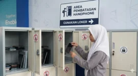 Ilustrasi - Kemenag Jambi Batasi HP di Madrasah.