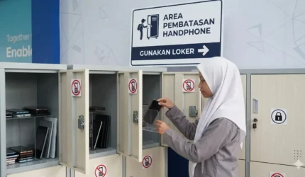 Kemenag Jambi Batasi HP di Madrasah
