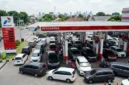 Ilustrasi - Antrian BBM di SPBU. Update Harga BBM Pertamina Hari Ini 9 Juni 2026 Seluruh Indonesia.