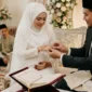 Ilustrasi Prosesi Pernikahan. Hukum Menikahi Wanita Hamil: Sahkah Menurut Agama dan Hukum Negara?.